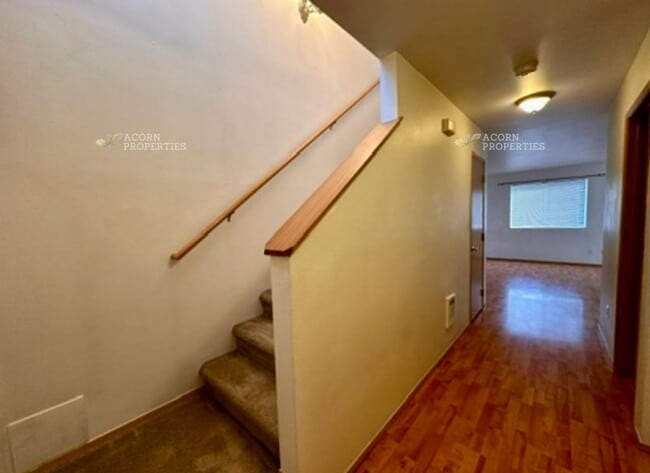 Photo - 402 Meadow Ct NW