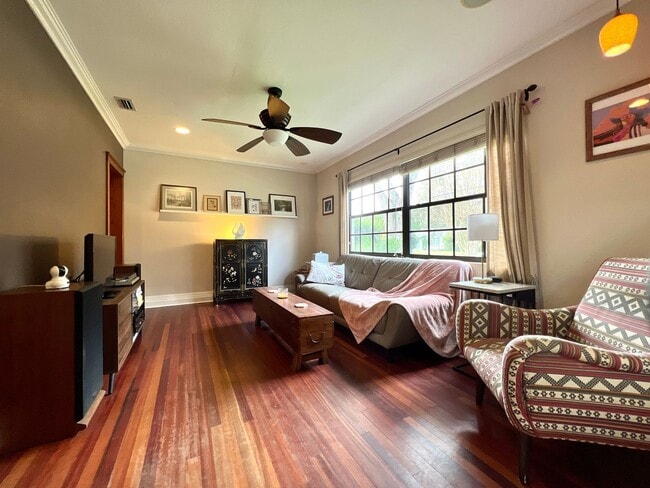 Photo - Bright and inviting 2Bedroom/1Bath-home at Orlando Highlands!