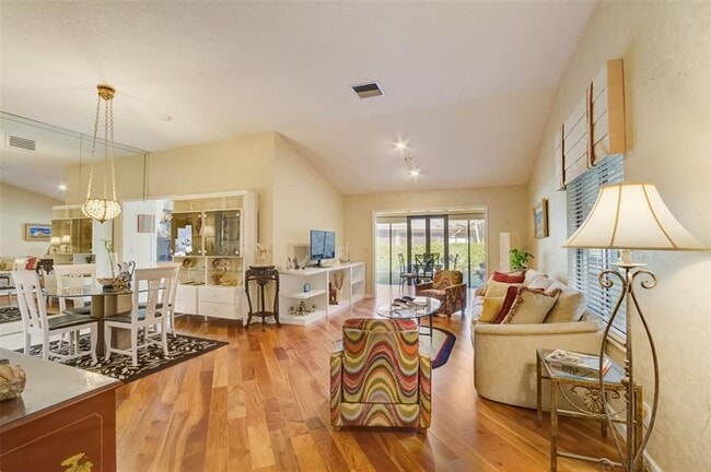 Photo - 5051 Pine Dr