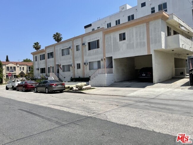 Building Photo - 9204 Whitworth Dr Unit 5 Rental