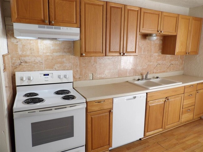 Photo - 1416 NW Irwin Ave