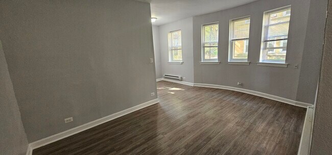 Building Photo - 4516 N Malden St Unit 4503-GA