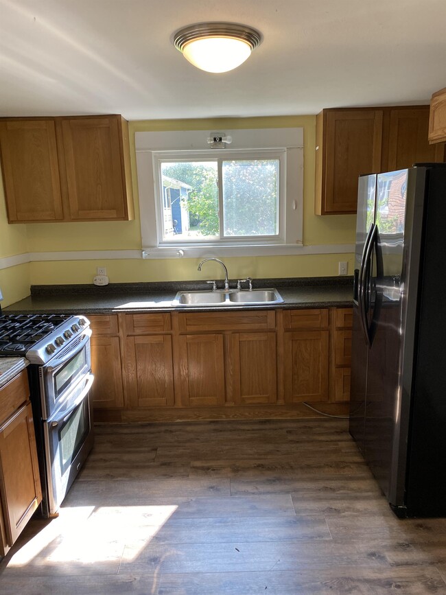 Photo - 7093 NY-104