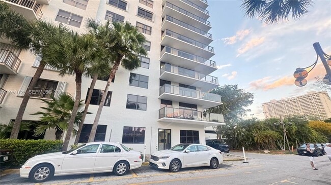 Building Photo - 18151 NE 31st Ct Unit 707