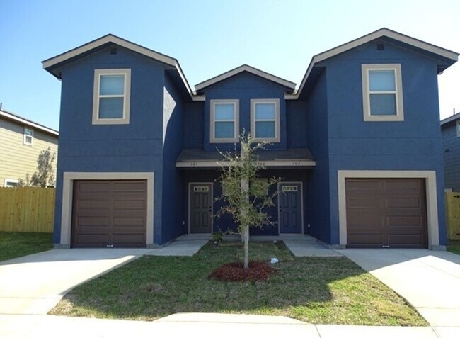 Building Photo - 6838 Lakeview Dr. Rental