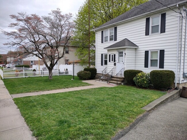 Photo - 432 Knowlton St Unit 1