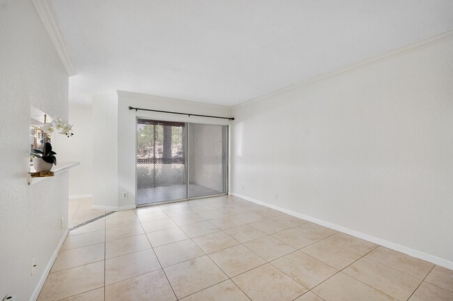 Photo - 9777 Westview Dr Unidad 1112