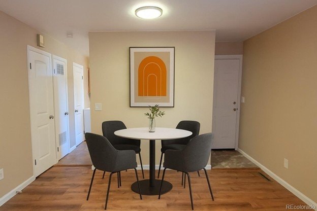 Photo - 8055 Wolff St