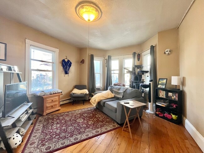 Building Photo - 188 Highland St Unit 1