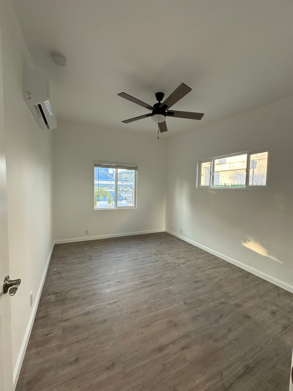 Photo - 6830 Morella Ave