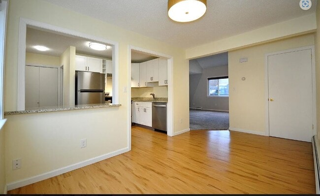 Photo - 1700 Farmington Ave Unit B