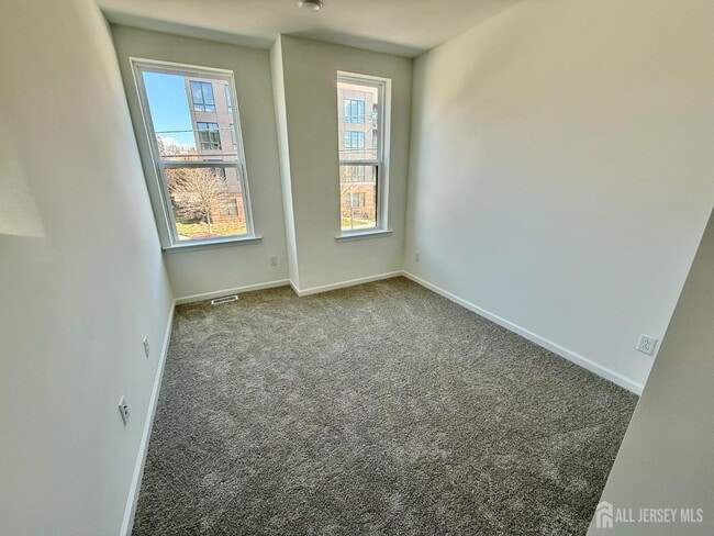 Photo - 400 Willow St