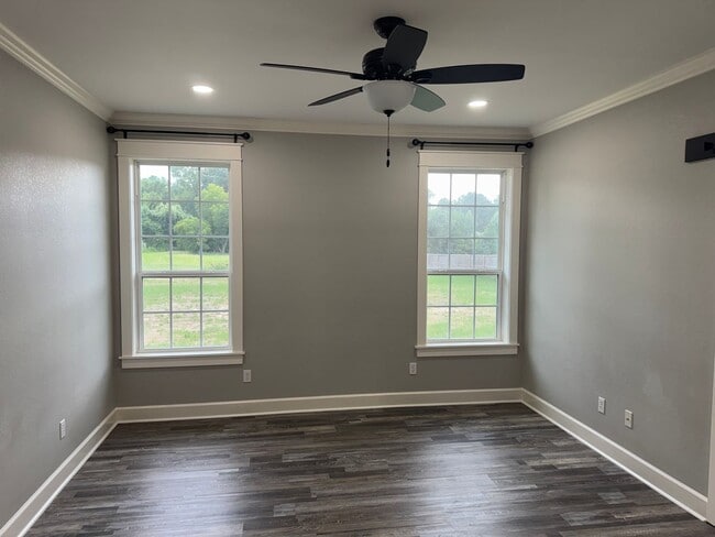 Photo - Modern 3-bed/2-bath!