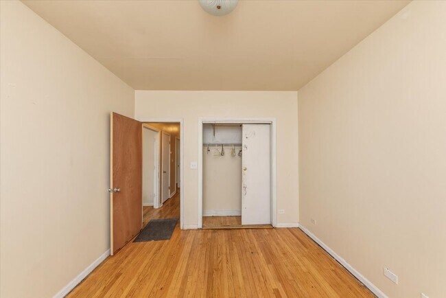 Photo - 2200 N Knox Ave Unit 1