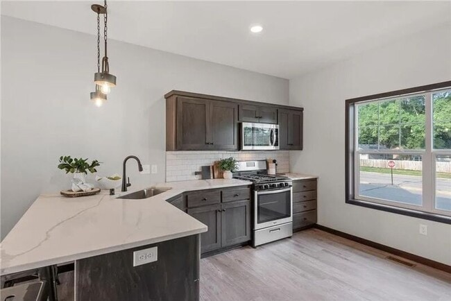 Building Photo - 10280 3rd St NE