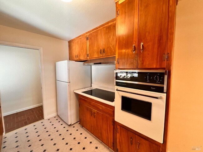 Photo - 851 Rolling Green Dr