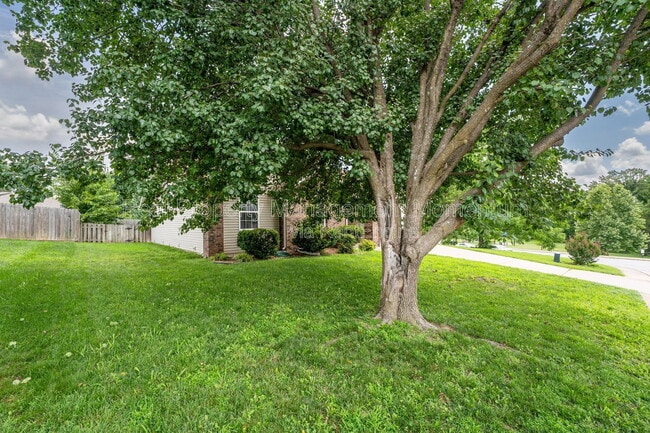 Photo - 1111 W Poplar St