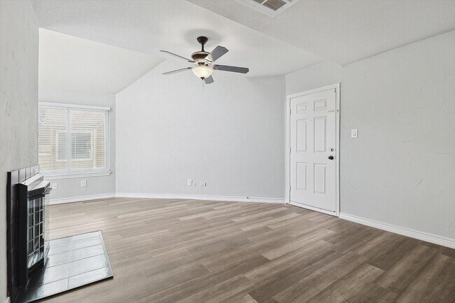 Photo - 9805 Walnut St Unidad C-206