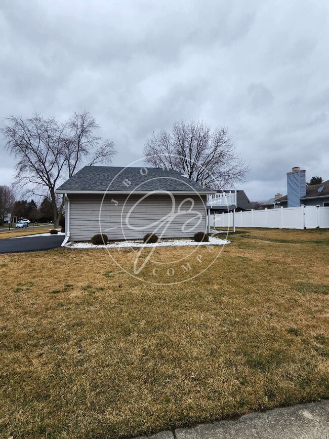 Photo - 9450 Millcroft Rd