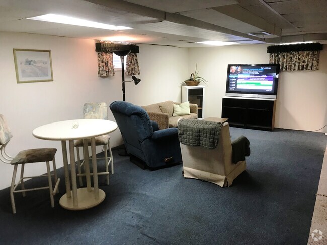 Living area - 1219 Golf Ln Unit Basement space Rental