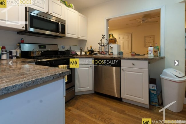 Photo - 62 Egmont St Unit 3