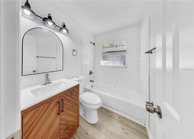 Photo - 1204 E Seneca Ave