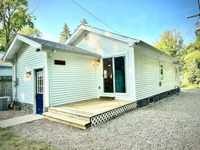 Photo - 56366 Basswood Rd