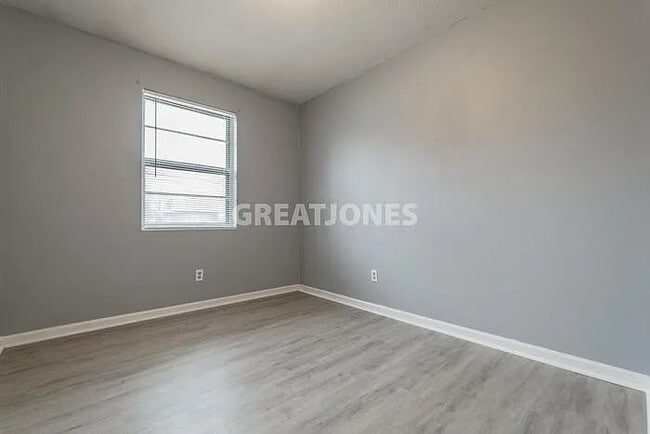 Photo - 428 W Lakeside Ave