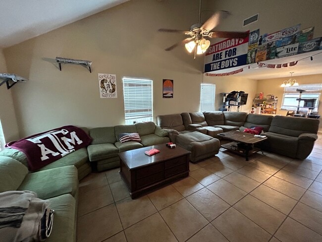 Photo - 2502 Horse Shoe Dr