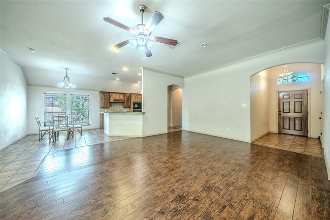 Photo - 109 Chateau Dr