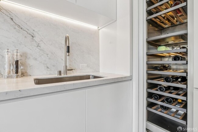 1 Steuart Ln