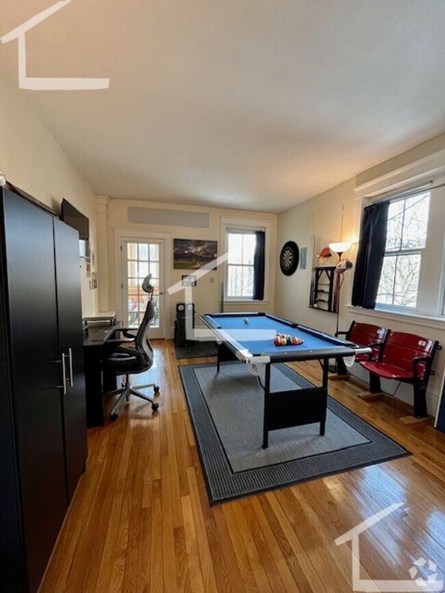 Building Photo - 7/1 Sunny, renovated 2.5BR near Coolide Co... Rental