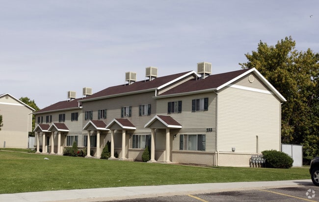 Photo - Lakeview Heights Apartments