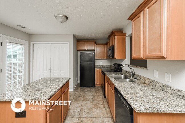 Photo - 512 Nixon Way