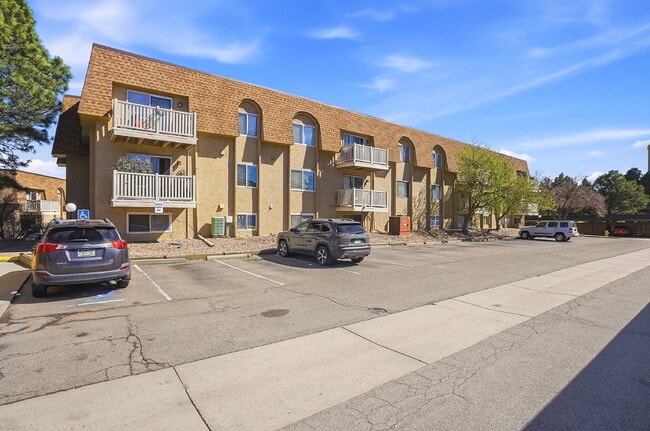 Building Photo - $1,395.95 - 1 Bed, 1 Bath Condo in Denver with Outdoor Patio Space Unit 107