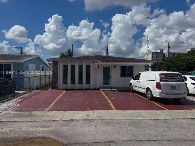 Building Photo - 108 E 8th St Unit 108 Rental