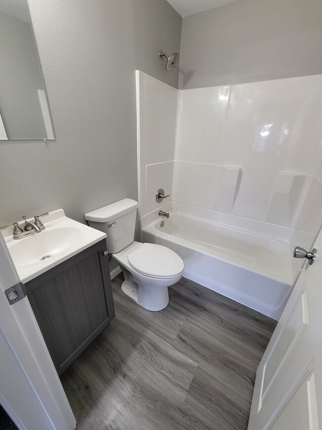 Photo - 1301 Iowa Ave SE Unit D