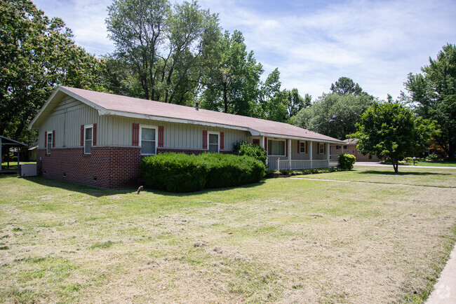 Building Photo - 145 S Holly St Rental