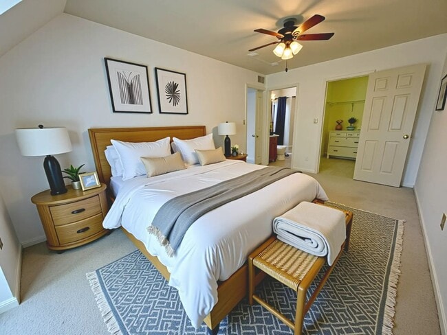 Photo - 2 Bedroom 2.5 Bathroom Townhome in Mechani...