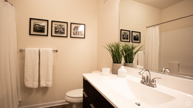1BR,1BA,-563SF