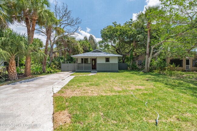 Photo - 1919 Poinsetta Blvd