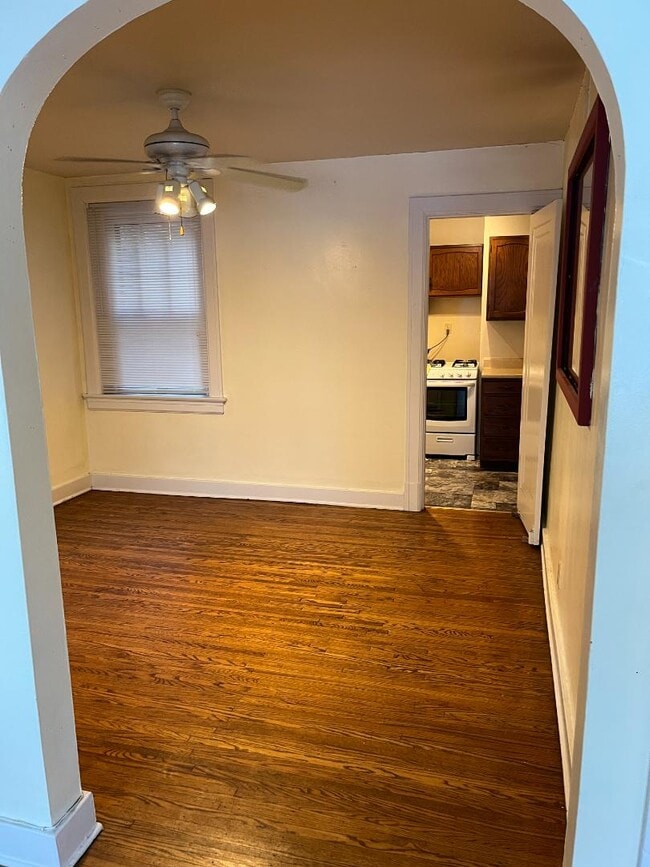 Photo - 1300 Everett Ave