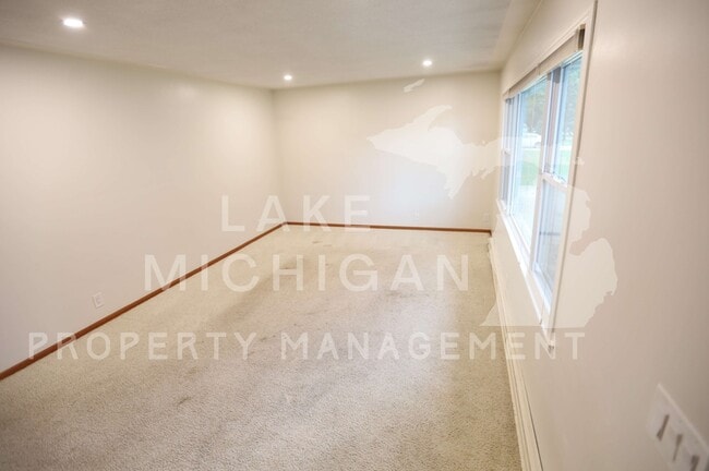 Photo - 14750 Parkwood Dr