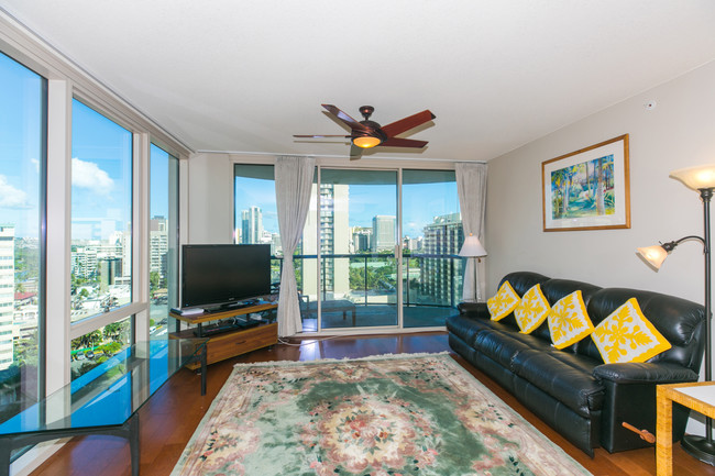 Deluxe Two Bedroom - 1837 Kalakaua Ave Condo Unit 1504