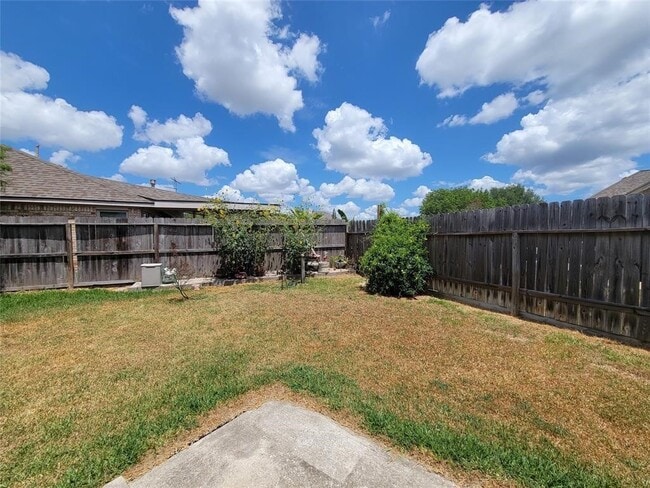 Building Photo - 13910 White Oak Glen Ct