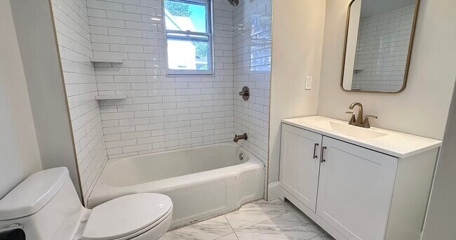 Photo - 608 Franklin St Unit 1