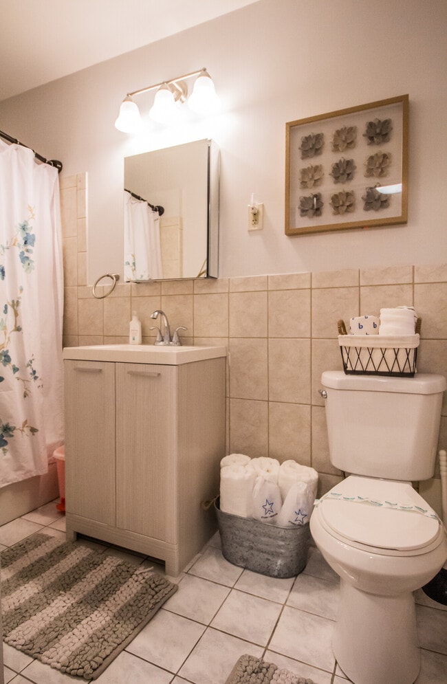 Photo - 1253 Beacon St