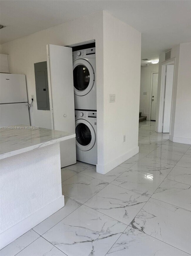 Photo - 618 SW 2nd Pl