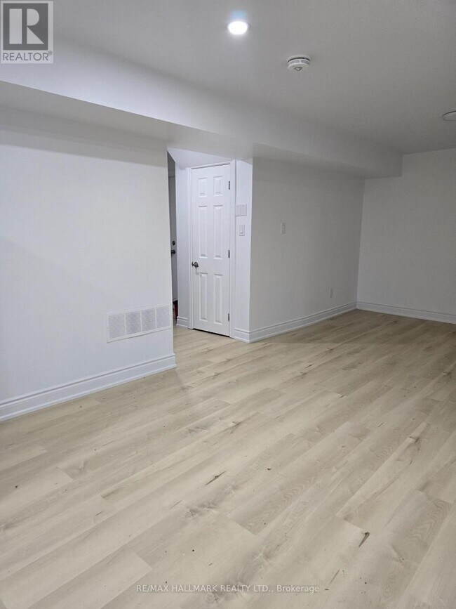 Photo - 262 Lupin Dr