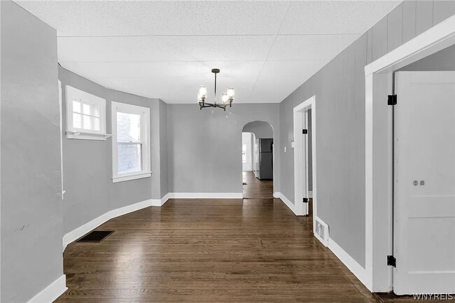 27 Como Ave Unit 27 Como Lower